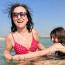Eva Decastelo se pochlubila maminkou v plavkách: Neuvěříte, ke kolikátým narozeninám dostala dovolenou u moře