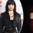 „Svázaná ve stylu sexuální otrokyně na kříži.“ Demi Lovato v Anglii nesmí veřejně propagovat desku kvůli přebalu
