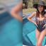 Popálená blogerka Třešničková zahájila odhalovací sezónu: Své tělo ukázala v plavkách u bazénu