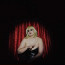 Kontroverzní Bruno Ferrari natočil nový klip: Vnadná blondýna v latexu se pokusila o lascivní znakovou řeč