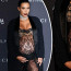 Nevkus ji neopouští ani v těhotenství: Mohutná Kardashian se nacpala do průhledného oblečku, jaký nemá obdoby