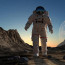Malý krok pro člověka, velký skok pro lidstvo: Vtipálek převlečený za astronauta pobavil internet