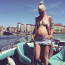 Tři měsíce před porodem se česká modelka vystavila na jachtě na Vltavě! V plavkách ukázala bříško a štíhlé nohy