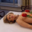 Oblíbená americká herečka (56) poskytla své krásné nahé tělo coby obloženou mísu