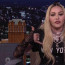 Začni si zakrývat bradavky na veřejnosti. Madonna promluvila o tom, jak je těžké být matkou, a dostala spoustu "dobrých" rad