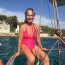 Nejdřív se koupala nahá v potoce, teď dovádí na moři: Sandra Pogodová předvedla fantastickou figuru v plavkách