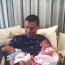 Ronaldo se pochlubil na objednávku pořízenými dvojčátky, do konce roku by měl být čtyřnásobným tatínkem