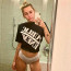 Miley Cyrus se při focení selfie pořádně odvázala: Fanouškům předvedla bradavky v úplně průsvitném tričku