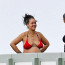 Rihanna předvedla těhotenské bříško v bikinách: O několik hodin později policie zadržela jejího partnera