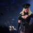 Nahoty se nikdy nebála a s odhalováním nehodlá přestat ani po šedesátce: Madonna předvedla na pódiu malý striptýz