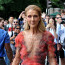 5 otřesných modelů, které na sebe v Paříži oblékla vychrtlá Céline Dion