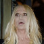 Z módní přehlídky se stala hororová show: Plastikami znetvořená Donatella Versace vyděsila publikum k smrti