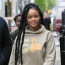 Rihanna pokračuje s natáčením Ocean’s Eight. Filmaři jí opět vykouzlili dlouhé dredy