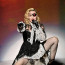 Mrcha posedlá sama sebou, napsala k tomuto selfíčku Madonna, která brzy oslaví 63. narozeniny