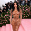 Sexbomba Kim Kardashian je počtvrté maminkou: Rodit ale nemusela