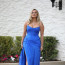 Sexy zpěvačka oblékla na svatbu Paris Hilton odvážné šaty: Hlídat musela výstřih i vysoký rozparek