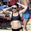 Nejvysportovanější členka Spice Girls relaxovala na pláži: Mrkněte, jak jí to ve 45 letech sekne v plavkách