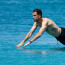Kapitán Liverpoolu šel do plavek. Vysportovaný anglický fotbalista si užíval relax na Barbadosu