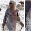 Lady Gaga se fotila na pláži a prosvítalo jí úplně všechno. Bylo na co se dívat!