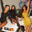 7 snímků sester z klanu Kardashian-Jenner v bikinách: Za tenhle výlet do tropického ráje to pořádně slízly