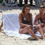 Sexy Lais Ribeiro vyměnila na pláži svého 211 centimetrové manžela za kamarádku v očekávání