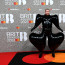 Čerstvý držitel Grammy Sam Smith předvedl na Brit Awards šílený módní bizár. Vypadal jako nafukovací panák
