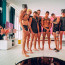 BDSM hrátky v Love Islandu! Zděšení chlapci se museli navléknout do latexových oblečků se zipy na přirození