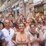 Bianca Censori vyvolala ve Florencii davové šílenství: Kanye si ji fotil v obležení fanoušků