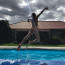 Dokonalé foto: Alice Bendová zachytila svou dceru (10) v bazénu jako ladnou gymnastku