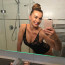 Žhavé selfie z koupelny: Alice Bendová v prádélku umí poškádlit fantazii