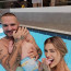 Jasmina Alagič a Rytmus dováděli v bazénu: Po intimních chvilkách ve dvou si užili vodní radovánky i se synem