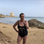 Eva Holubová na dovolené na Sicílii pózuje v plavkách i pro fotografie do knihy, kterou píše s dcerou