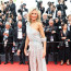 Aristokratka, která se loni odhaleným hrudníkem postarala o největší trapas v Cannes, se vrátila na místo činu