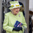 Dopřeje si královna skleničku a jak jí říkal malý princ George? Alžběta II. slaví 95. narozeniny!