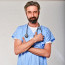 Lékaři jsou mu souzeni: Charizmatický Roman Zach si v novém seriálu zahraje ruského neurologa