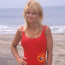 Donna z Pobřežní hlídky se svlékla: Slavné plavky nahradila červenou barvou