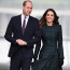 Holčička Kate i přitulený princ Charles. Vévoda a vévodkyně z Cambridge přáli ke Dni otců stylově