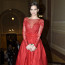 Tyhle rudé šaty si Verešová navrhla a „spíchla“ sama: Nepřipomínají vám model, který už jednou vynesla?
