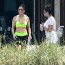 Ve fitku by mohla rovnou dělat trenérku: Jennifer Lopez (47) ukázala pevné bříško