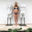 Pihovatá expřítelkyně Lea DiCapria vystavila druhé těhotenské bříško v bikinách