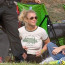 Britney Spears v civilu upřednostňuje pohodlí: Do parku vyrazila v triku bez podprsenky