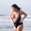 Hanbatá mamina (50) z reality show žije ve stanu na pláži: Ukazování ňader ji tam nepřešlo