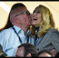 Miliardář Murdoch (84): O 25 let mladší lásku Jerry Hall vroucně líbal na zápase