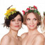 Ivana Chýlková a její krásné kolegyně odhalily dekolty a rozkvetly. Ale jen na okamžik, pak se zase vrátily k šedi