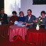 Exkluzivní foto z 90. let: Iveta Bartošová se na vrcholu slávy pochlubila celou rodinou včetně dvojčete Ivany a táty Karla