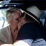 Před týdnem žádala o rozvod, a teď manžela vášnivě líbá: Pamela Anderson neví, co chce!