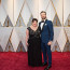 Tohle opravdu není jeho maminka: Slavný hollywoodský fešák vzal na Oscary svou sestru