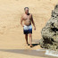 Pierce Brosnan (66) a jeho manželka se svlékli do plavek a ukryli se před koronavirem na Havaji