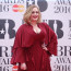 Čerstvě single Adele slavila narozeniny ve velkém stylu: Podívejte se na tu parádu