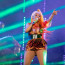 VIDEO: Nicki Minaj vypadlo poprsí během koncertu. Podívejte se na její reakci!
